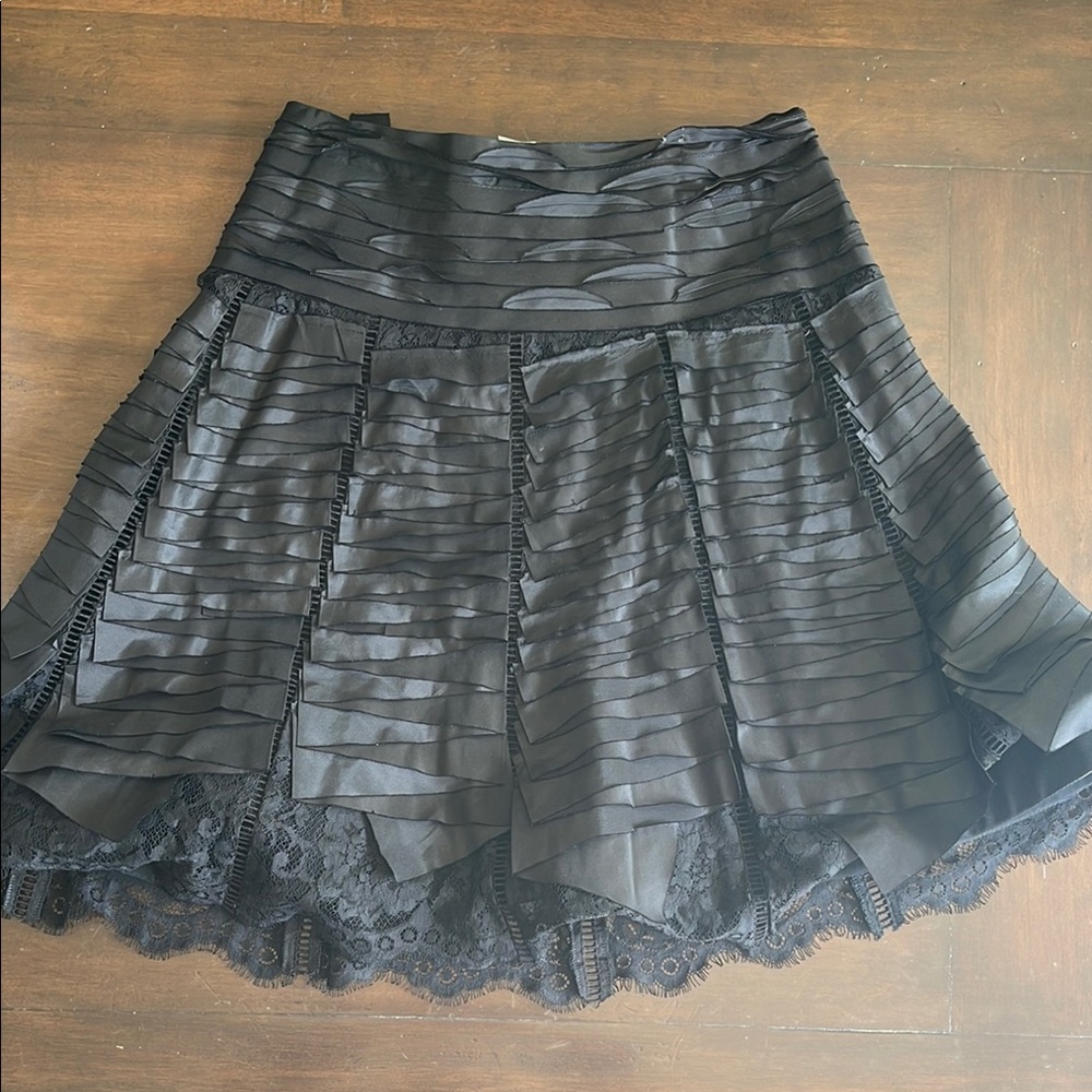 OSCAR DE LA RENTA SILK AND LACE SKIRT